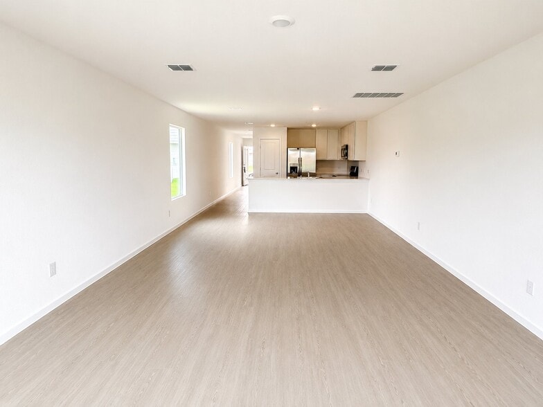 Building Photo - 427 Bower Dr