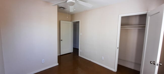 Building Photo - 366 E Weldon Ave