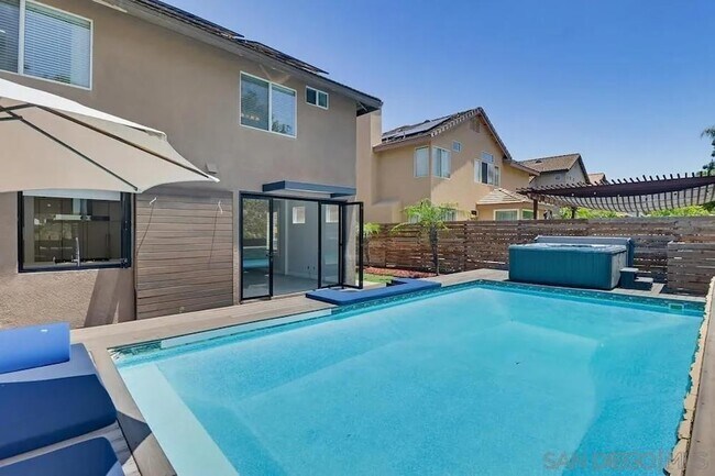 Building Photo - 561 Bayona Loop