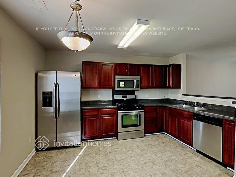 Building Photo - 1330 Cadre Cir
