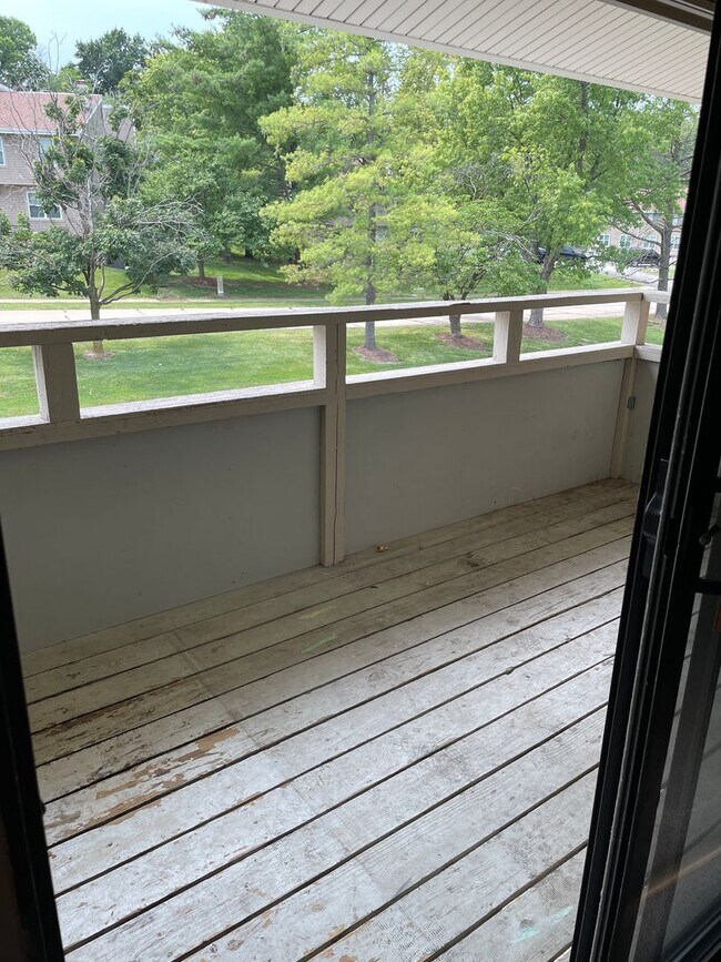 Building Photo - Available Now! 2 bedroom 2 bathroom condo in the heart of O'Fallon MO