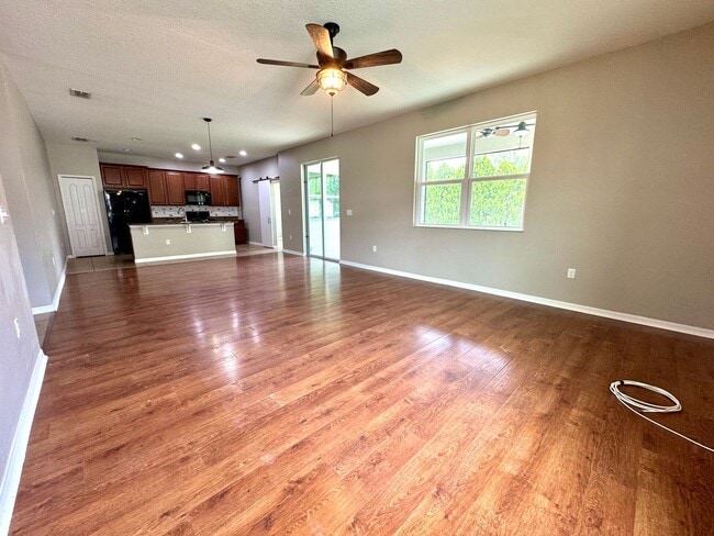 Building Photo - Lake Elsie Reserve 4/2 with Flex Room!