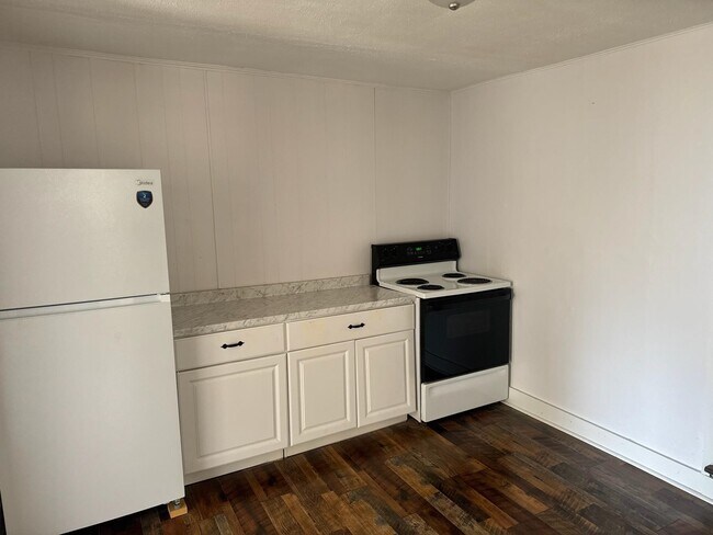 Building Photo - 97 Franklin St