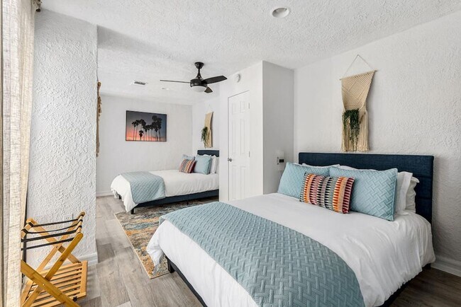 Building Photo - Beautiful fully furnished 3 bedroom home in Palm Springs (Monthly Only - No Long Term)