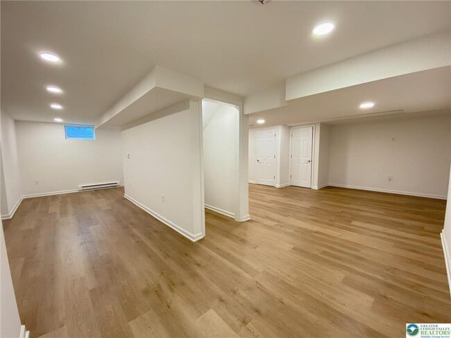 Building Photo - 2150 Rolling Meadow Dr