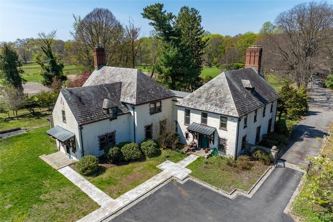 Primary Photo - 203 Store Hill Rd