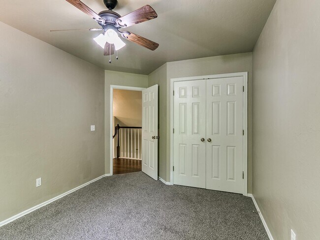Building Photo - 1815 Chelsea Dr