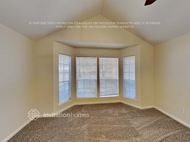 Building Photo - 19607 Lake Hollow Ln