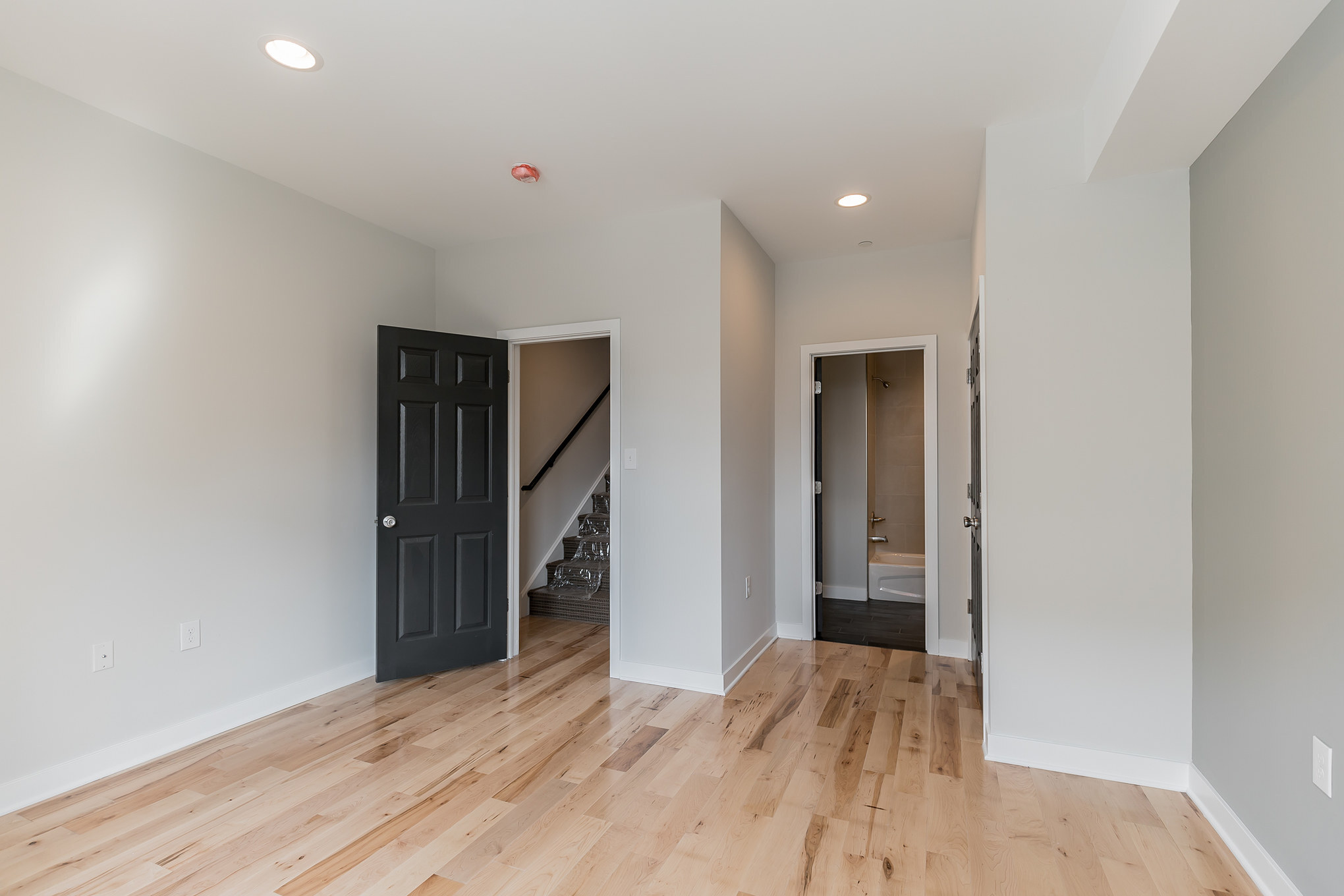 Building Photo - 1245 N Myrtlewood St