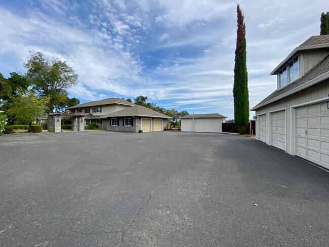 Building Photo - 17299 Deer Park Rd