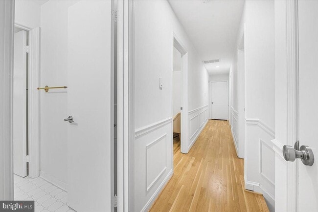 Building Photo - 4025 N River St