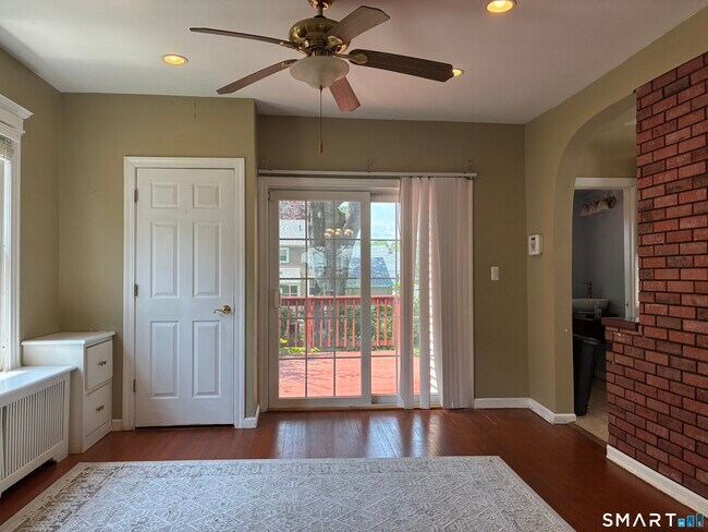 Building Photo - 51 Nesbit Ave