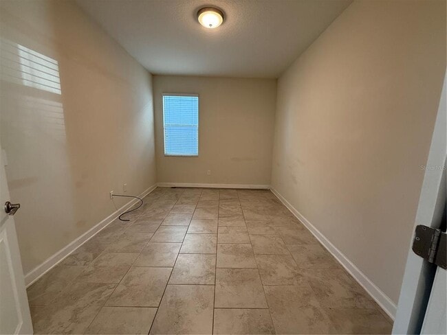 Building Photo - 9129 Pinch Shot Dr