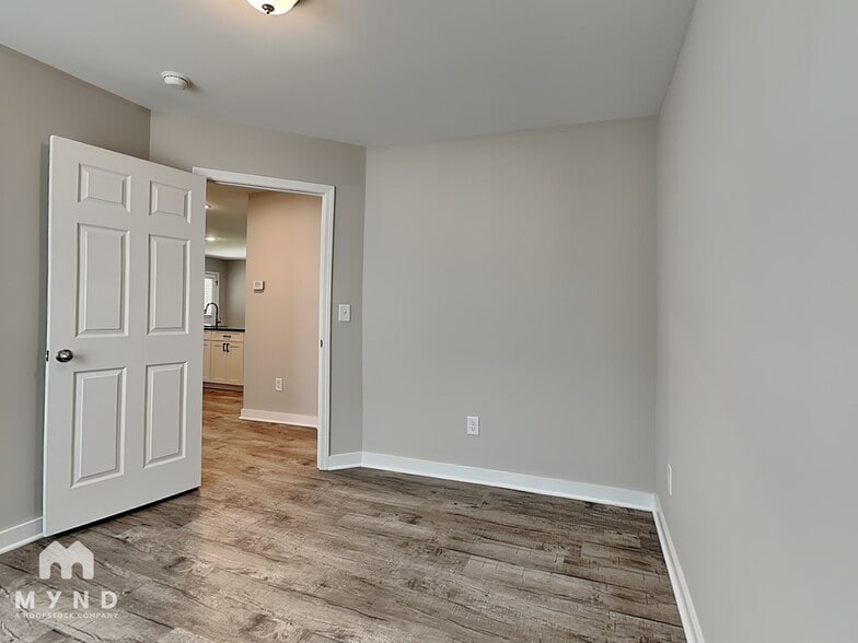 Building Photo - 10 Willowridge Ln