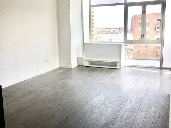 Building Photo - 385 1st Ave