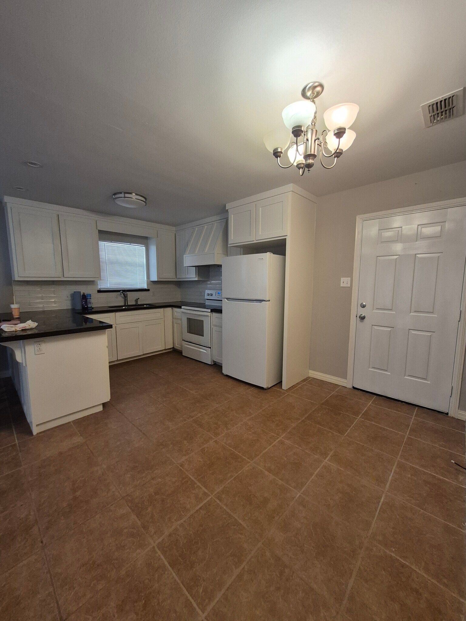 Kitchen. - 617 DFW Dr