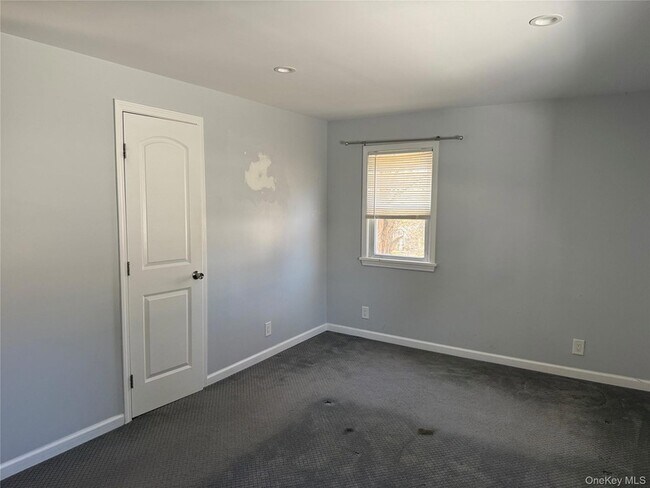 Building Photo - 10 Hillside Terrace