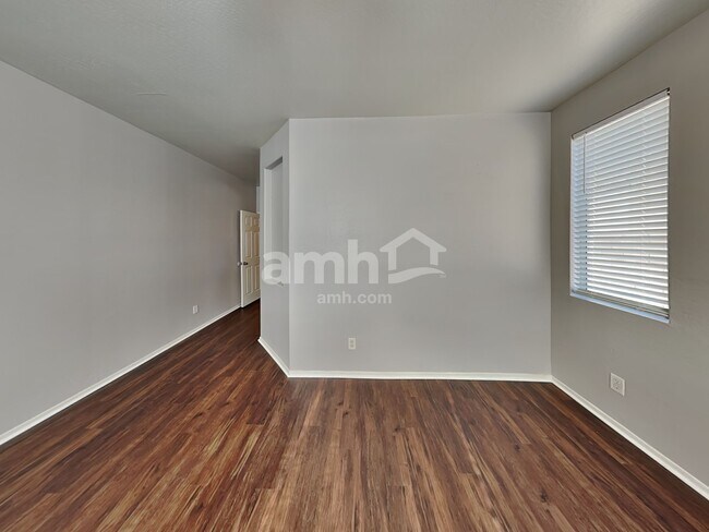 Building Photo - 6922 S 38th Ln