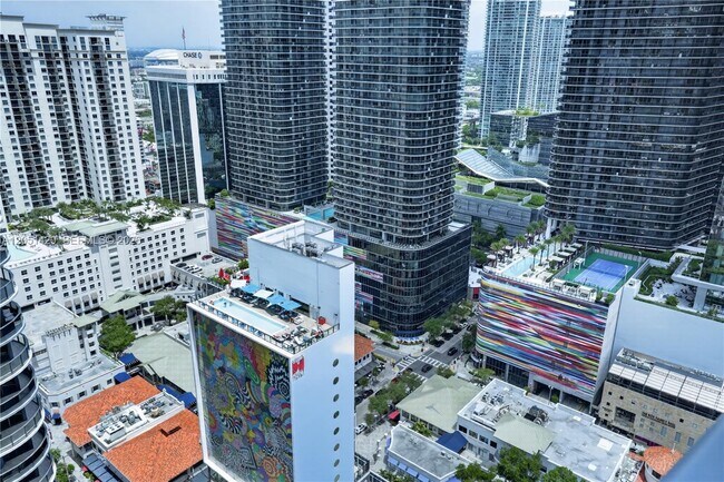 Building Photo - 1010 Brickell Ave