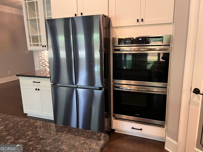 Building Photo - 4080 Mayhill Cir