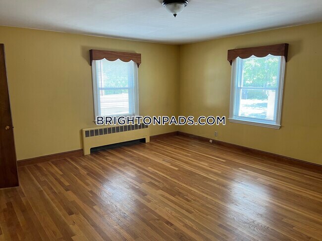 Building Photo - 11 Allen St