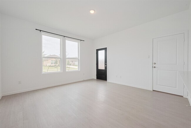 Building Photo - 26615 Coast Redwood Dr