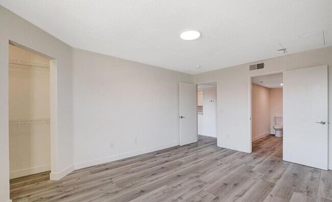 Building Photo - MODERN 1 BED 1 BATH CONDO AT COPPER SANDS!