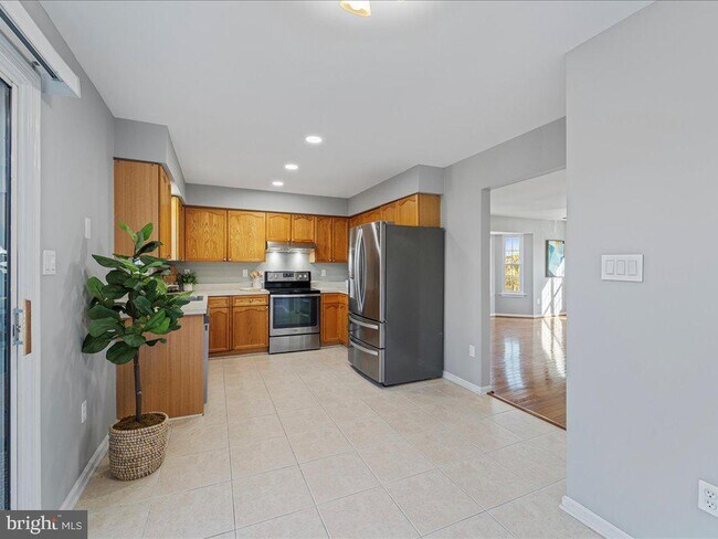 Building Photo - 564 Radford Terrace NE