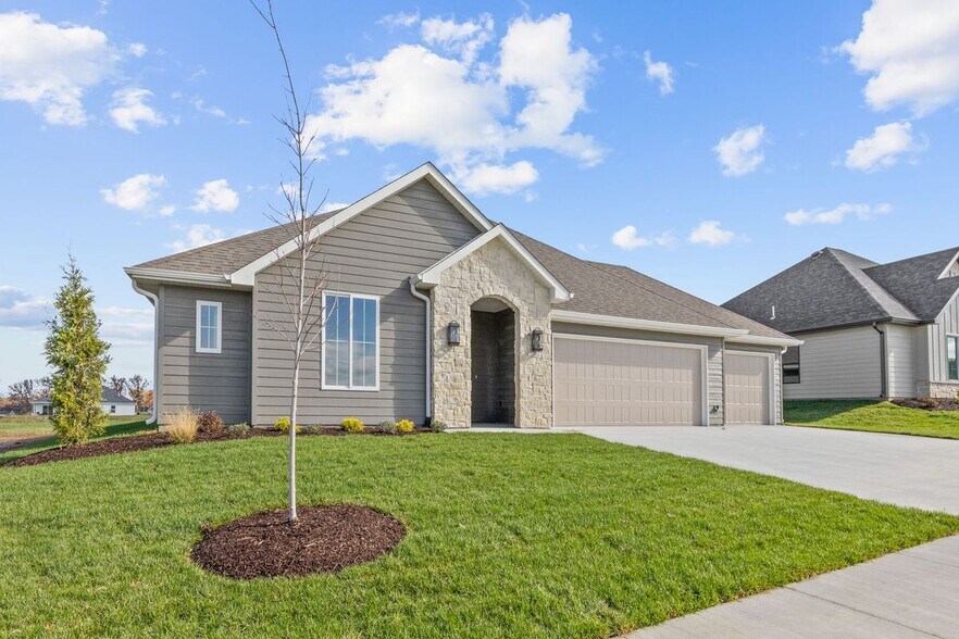Building Photo - 4613 Estacada Dr