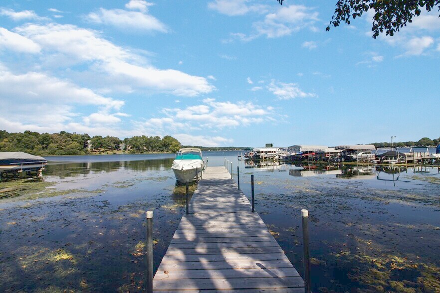 Shared Pier Slip - 4135 Carol St