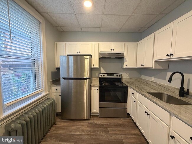 Building Photo - 1429 N Clayton St