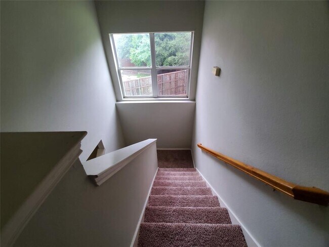 Building Photo - 9201 Popes Creek Ct