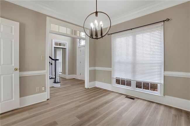 Building Photo - 2020 Oak Ln