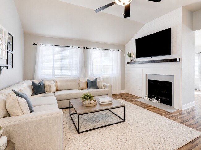 Building Photo - 4508 Stonebridge Dr