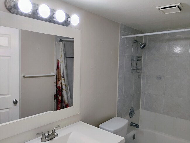 Building Photo - 4777 Orange Grove Blvd