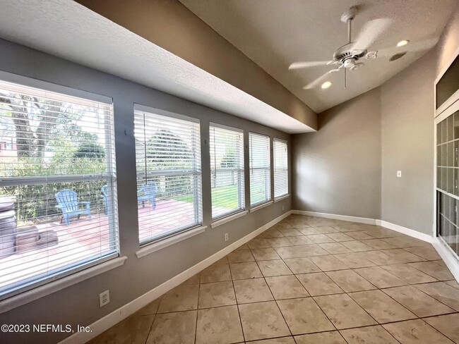 Building Photo - 184 Summerfield Dr
