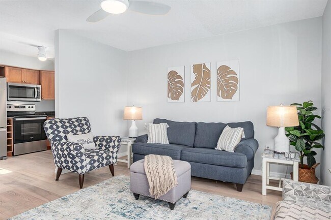 Building Photo - 7151 Sunset Way