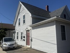 Building Photo - 158 Bridge St