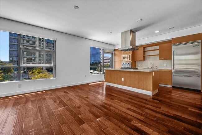 Building Photo - Luxury Elevated Living 1 Bed 1.5 Bath Condo at Skyline OC