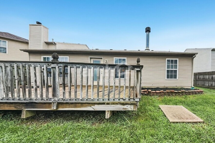 Building Photo - 10777 Emery Dr