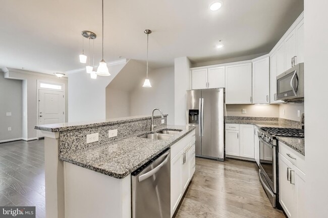 Building Photo - 645 Diamondback Dr