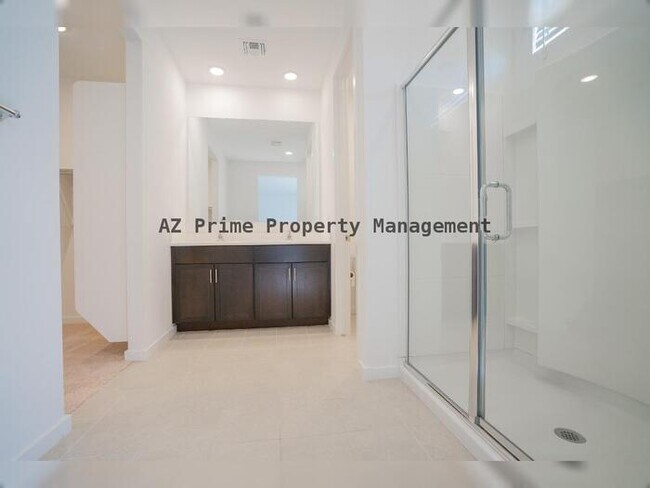 Building Photo - 17317 W Running Deer Trl