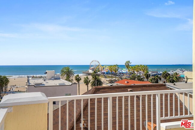 Building Photo - 25 Arcadia Ter