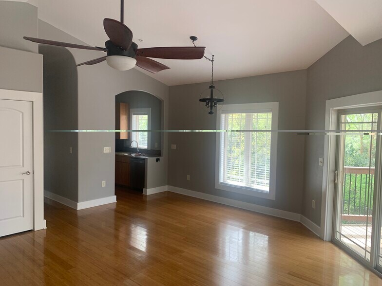 Building Photo - 350 Mohawk Dr