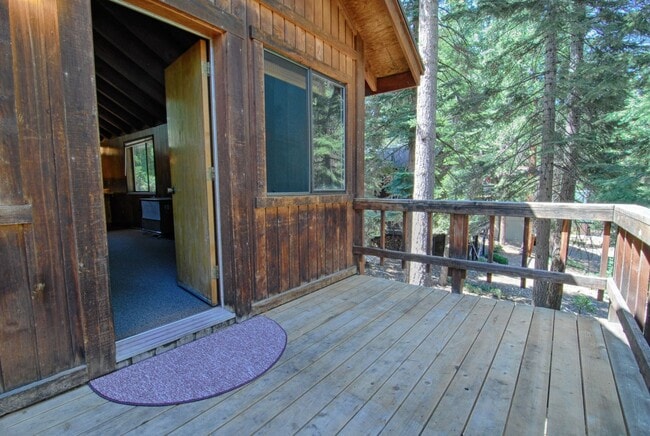 Building Photo - LONG-TERM RENTAL: Upper Floor Unit in Duplex with Washer/Dryer & Wood Stove!