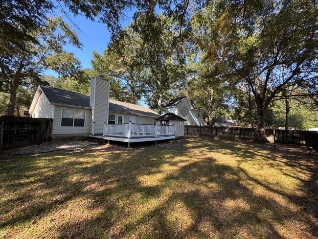 Building Photo - GREAT COMMUTE LOCATION!