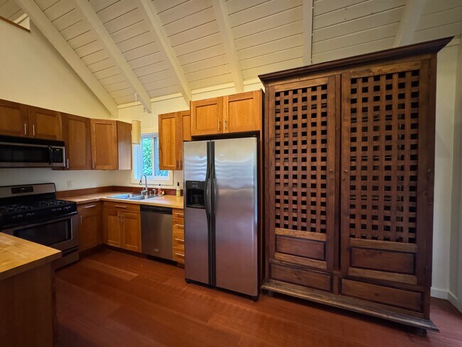 Building Photo - 11022 Palisades Ave SW