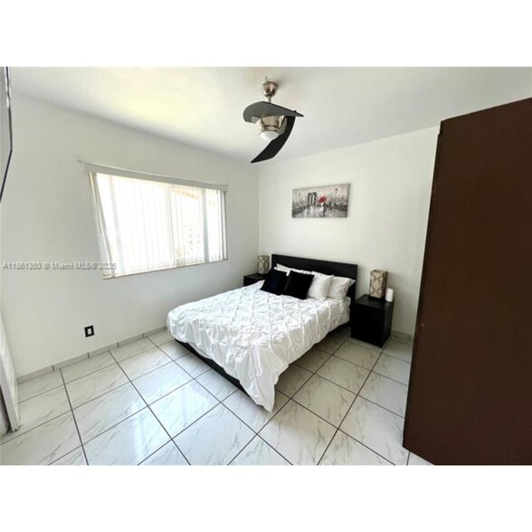 Building Photo - 2235 SW 23rd Ave