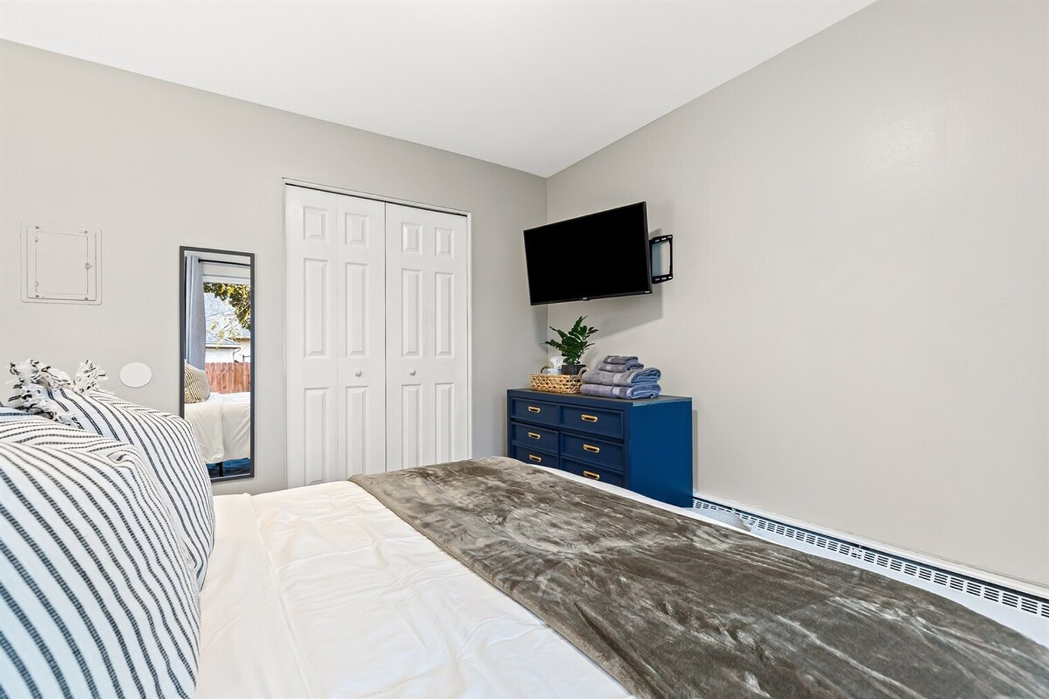 Building Photo - 53 Hollywood Ct