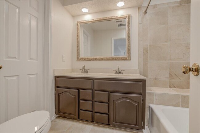 Building Photo - 10002 Talleyran Dr